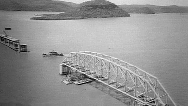 Old Hawkesbury River Bridge (Building)